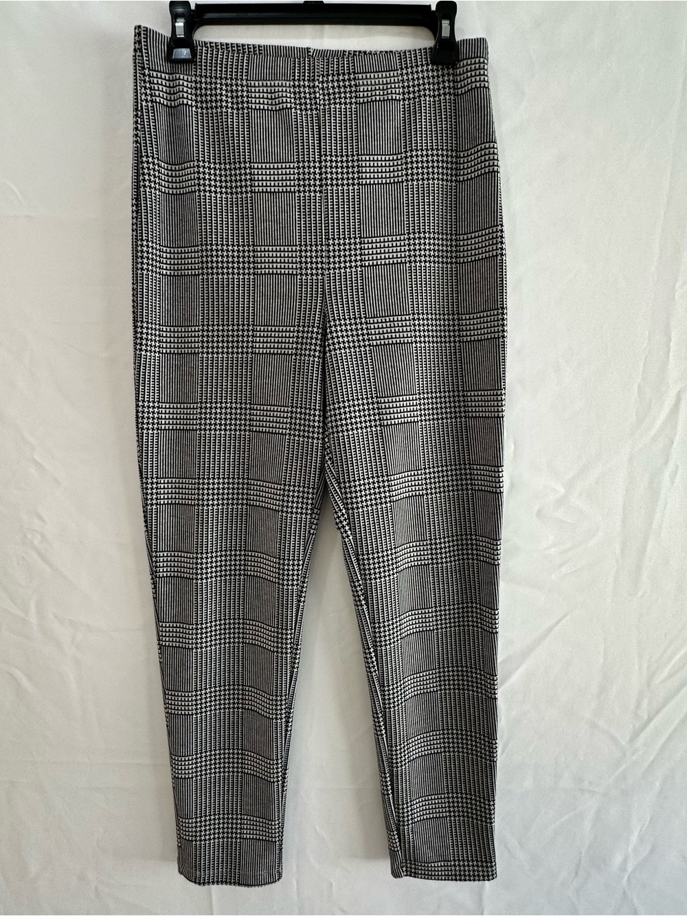 Forever 21 Women’s Glen Plaid Leggings in Black and Gray Size Large